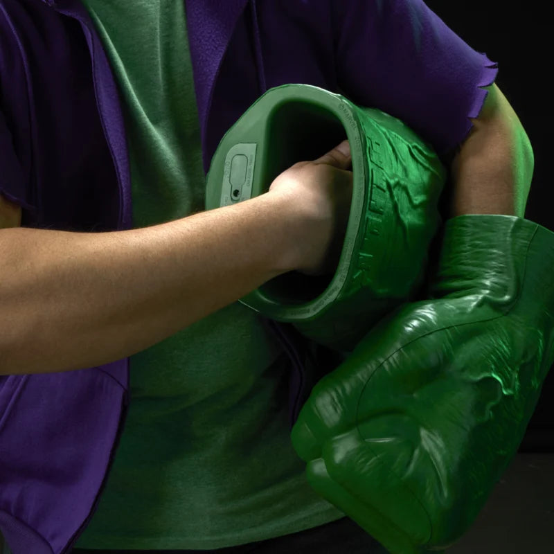G2053 Marvel Legends Series Incredible Hulk Premium Roleplay Fists with Smash 'N Bash