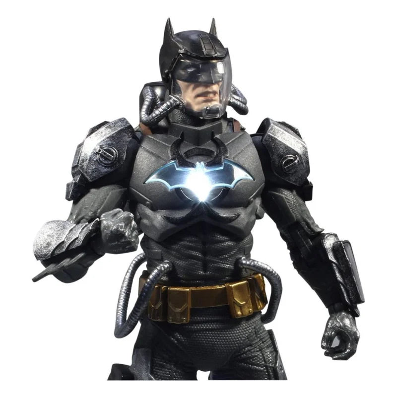 McFarlane Toys DC Multiverse Figura de Acción Batman Traje Hazmat Gold Label con Símbolo de Batman Iluminado