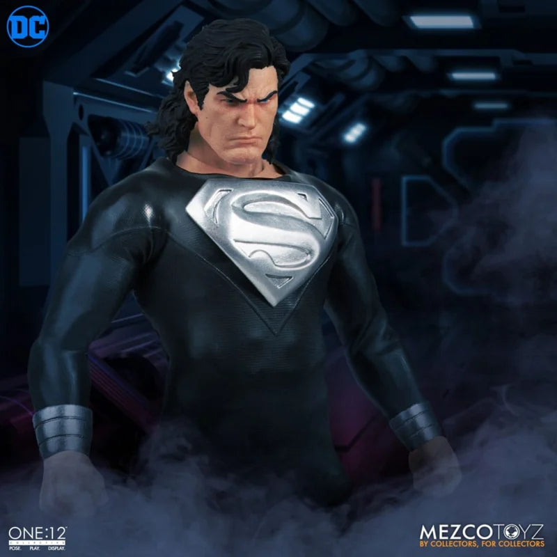 Mezco DC Comics Superman 1/12 (Édition Costume de récupération)