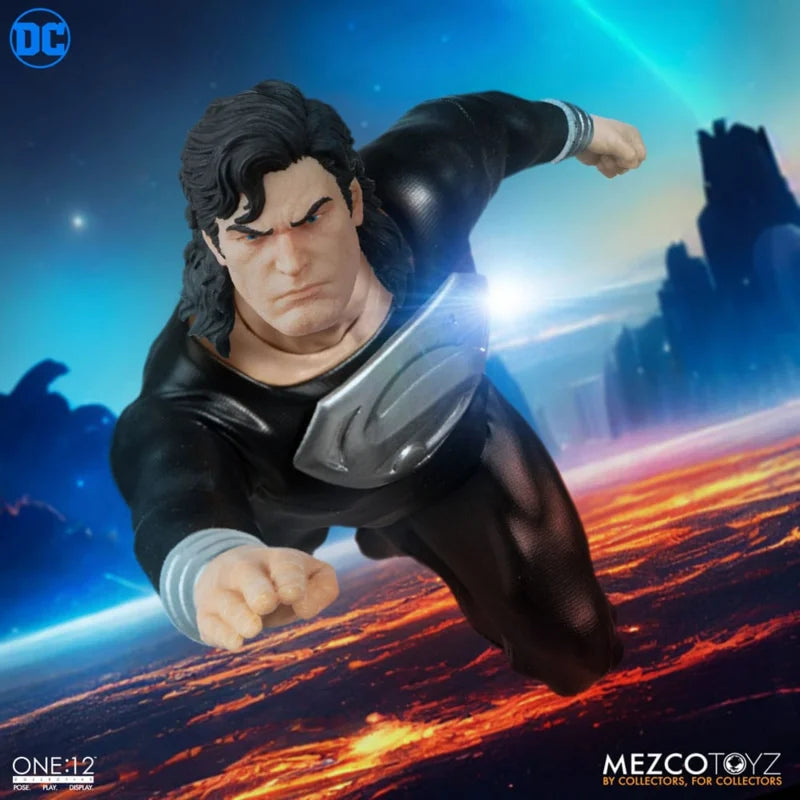 Mezco DC Comics Superman 1/12 (Édition Costume de récupération)