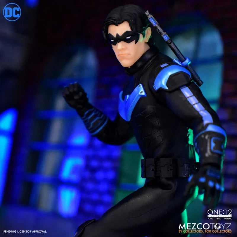 Figura Mezco One 12 Collective 1/12 DC Comics Nightwing