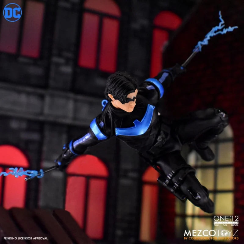Figura Mezco One 12 Collective 1/12 DC Comics Nightwing
