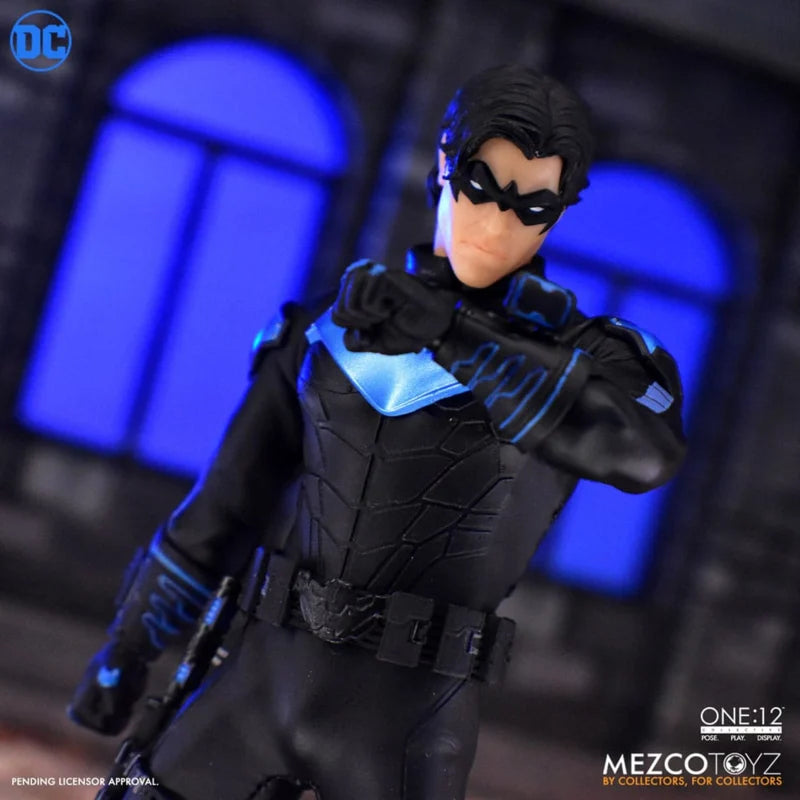 Figura Mezco One 12 Collective 1/12 DC Comics Nightwing