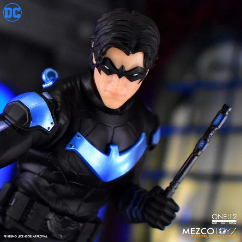 Figura Mezco One 12 Collective 1/12 DC Comics Nightwing